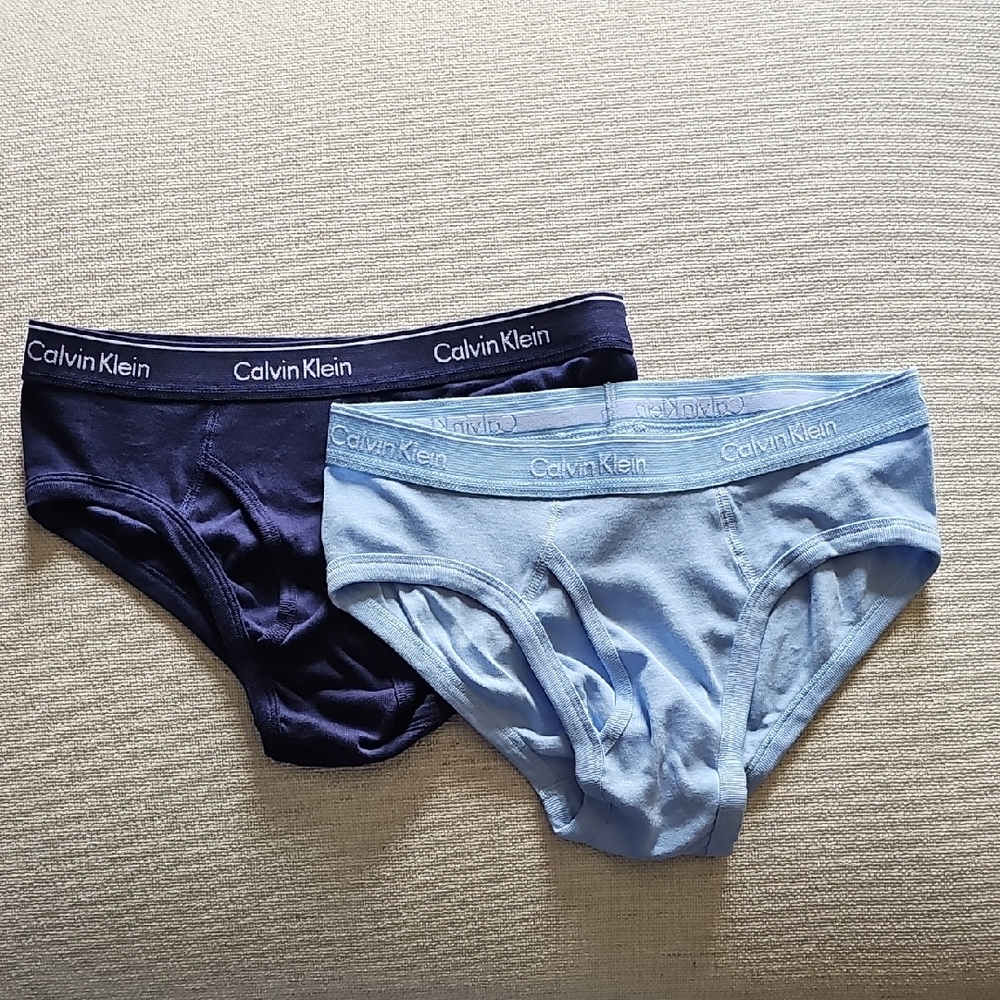 Set Of 2 Calvin Klein Men's Briefs - Dark Blue and Sky Blue